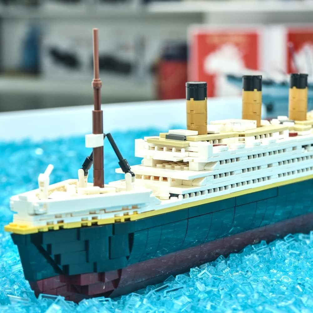 Large Titanic Model Building Blocks Set, 1333 Pieces Adult Challenging Giant Titanic Cruise Ship Model Building Blocks Set Toys, Suitable for 10 11 12 13 14 15 16 Years Old